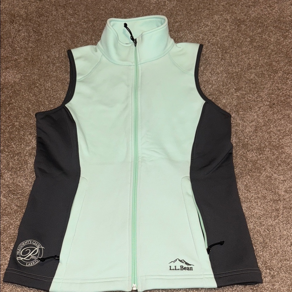 L.L. Bean Women's Light Green and Gray Performance Fleece Lined Vest - NWT B10
